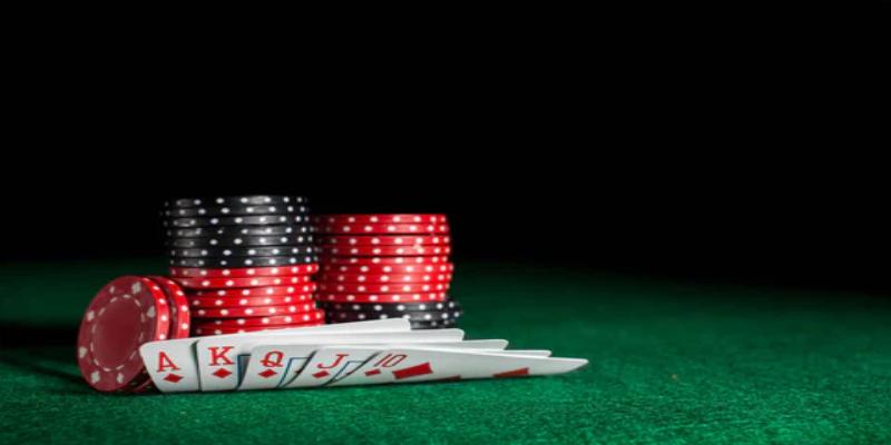 Khám phá chơi bài Poker